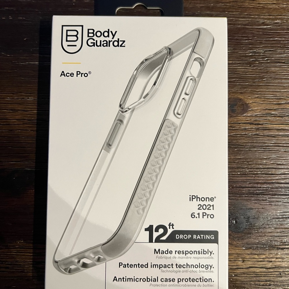 NWT Apple iPhone Case 2021 6.1 Pro
